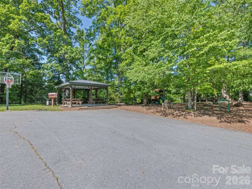 5 Split Creek Court, Mills River, NC 28759.  MLS# CAR4380812, YatesRealty ID 30904. 