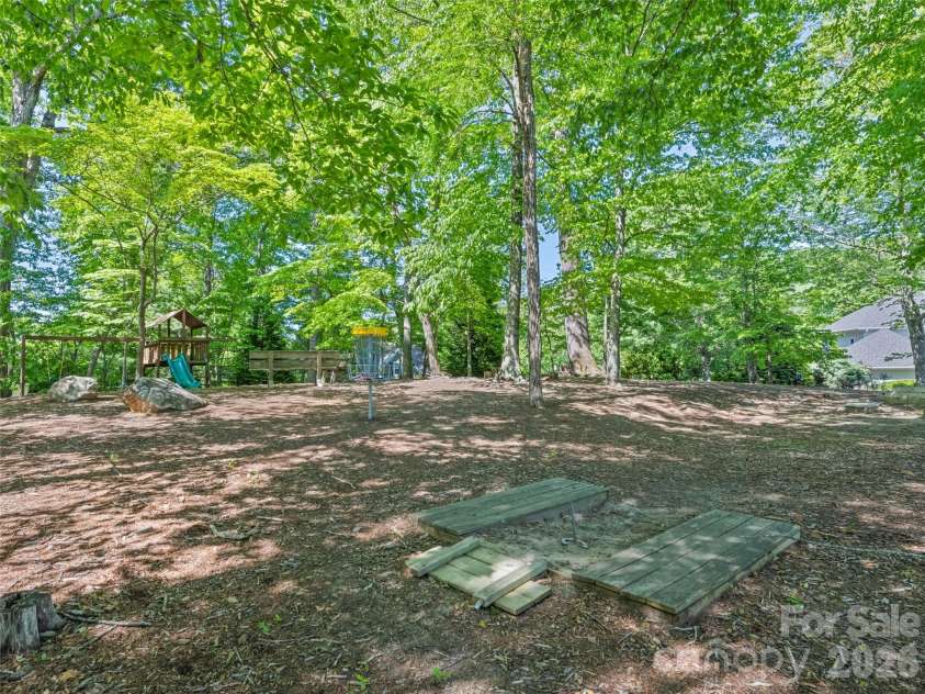 5 Split Creek Court, Mills River, NC 28759.  MLS# CAR4380812, YatesRealty ID 30904. 