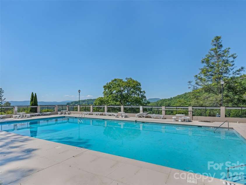 5 Split Creek Court, Mills River, NC 28759.  MLS# CAR4380812, YatesRealty ID 30904. 