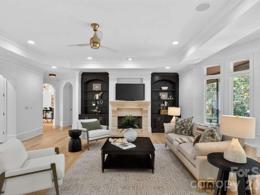 2132 Foxcroft Woods Lane, Charlotte, NC 28211.  MLS# CAR4392862, YatesRealty ID 30905. 