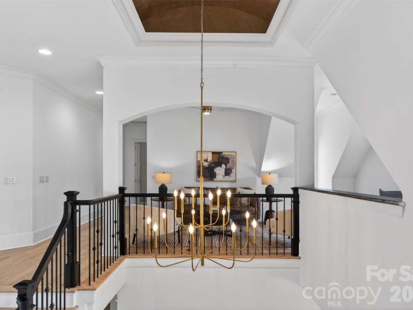 2132 Foxcroft Woods Lane, Charlotte, NC 28211.  MLS# CAR4392862, YatesRealty ID 30905. 