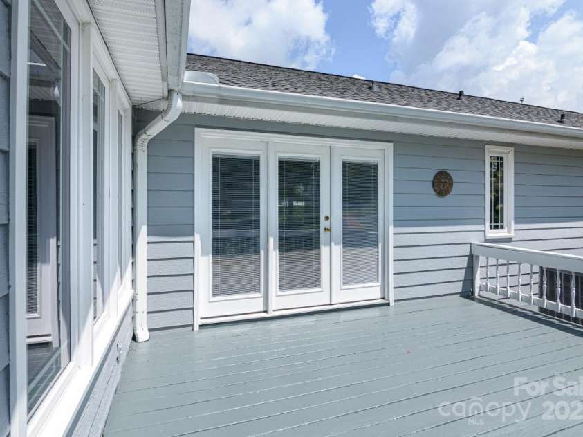 231 Kimberly Ann Drive, Hendersonville, NC 28792.  MLS# CAR4285461, YatesRealty ID 30905. Spacious deck