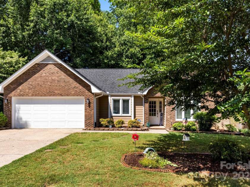 3084 River Ridge Drive, Gastonia, NC 28056.  MLS# CAR4286037, YatesRealty ID 30906. 