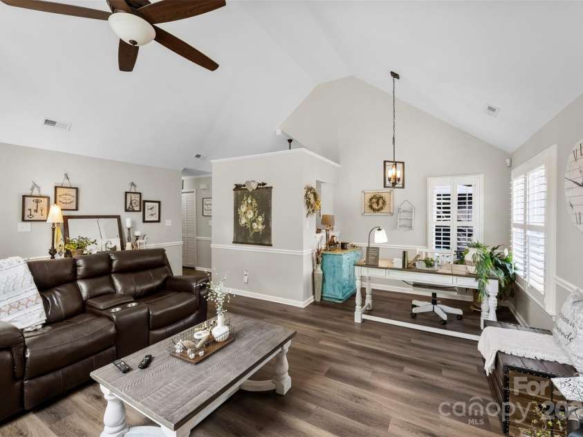 3084 River Ridge Drive, Gastonia, NC 28056.  MLS# CAR4286037, YatesRealty ID 30906. 