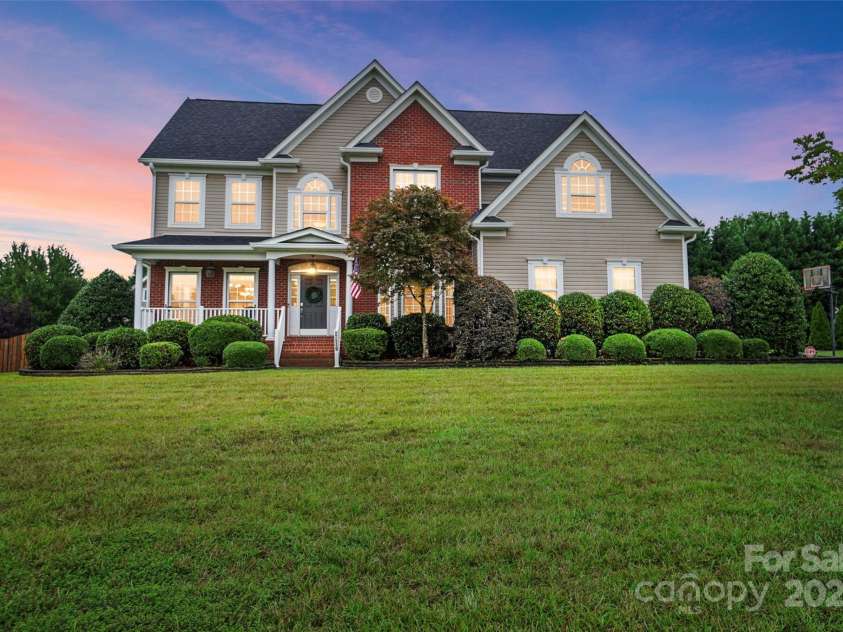9901 Candlehill Drive, Mint Hill, NC 28227.  MLS# CAR4288229, YatesRealty ID 30907. 