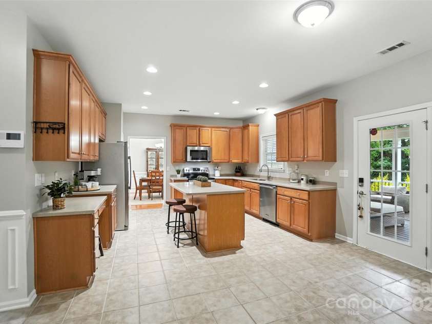 9901 Candlehill Drive, Mint Hill, NC 28227.  MLS# CAR4288229, YatesRealty ID 30907. 