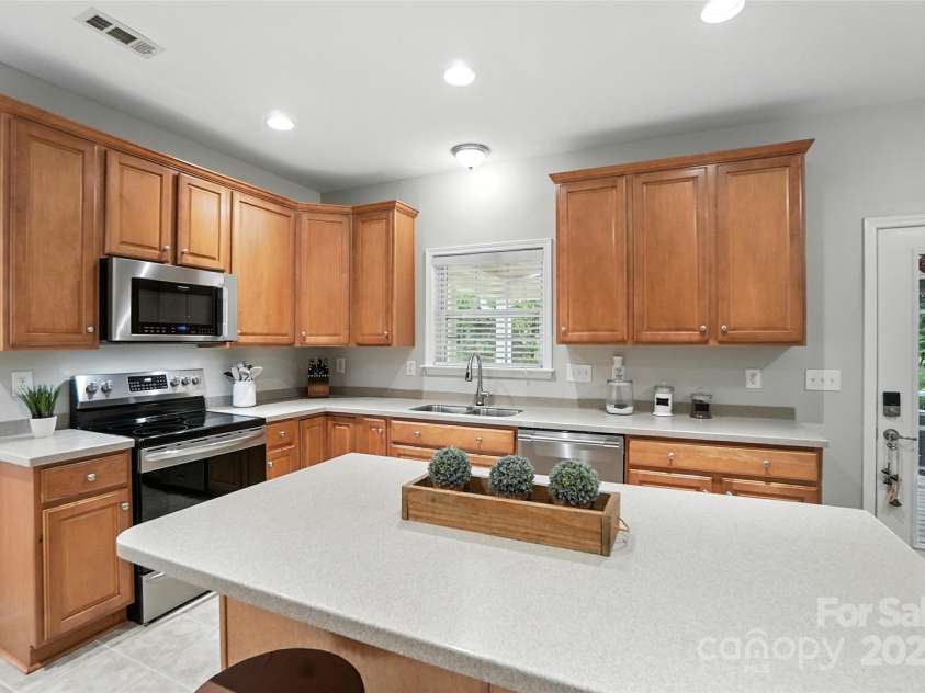 9901 Candlehill Drive, Mint Hill, NC 28227.  MLS# CAR4288229, YatesRealty ID 30907. 