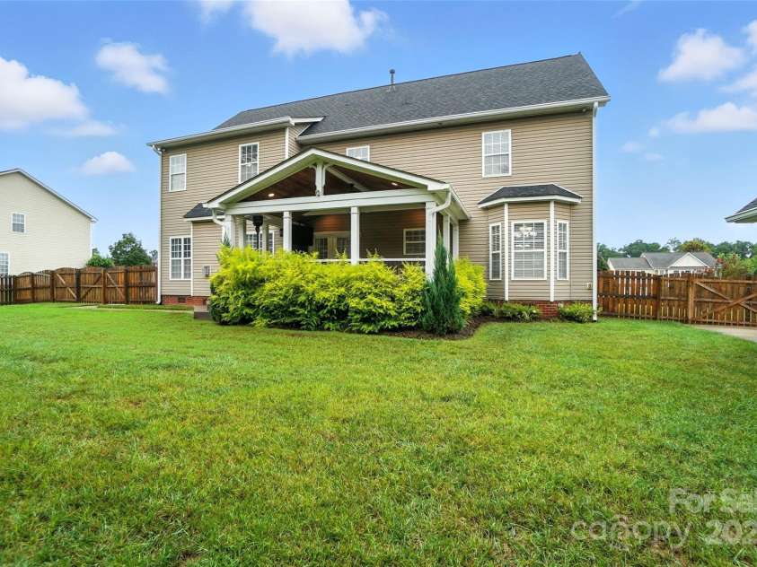 9901 Candlehill Drive, Mint Hill, NC 28227.  MLS# CAR4288229, YatesRealty ID 30907. 