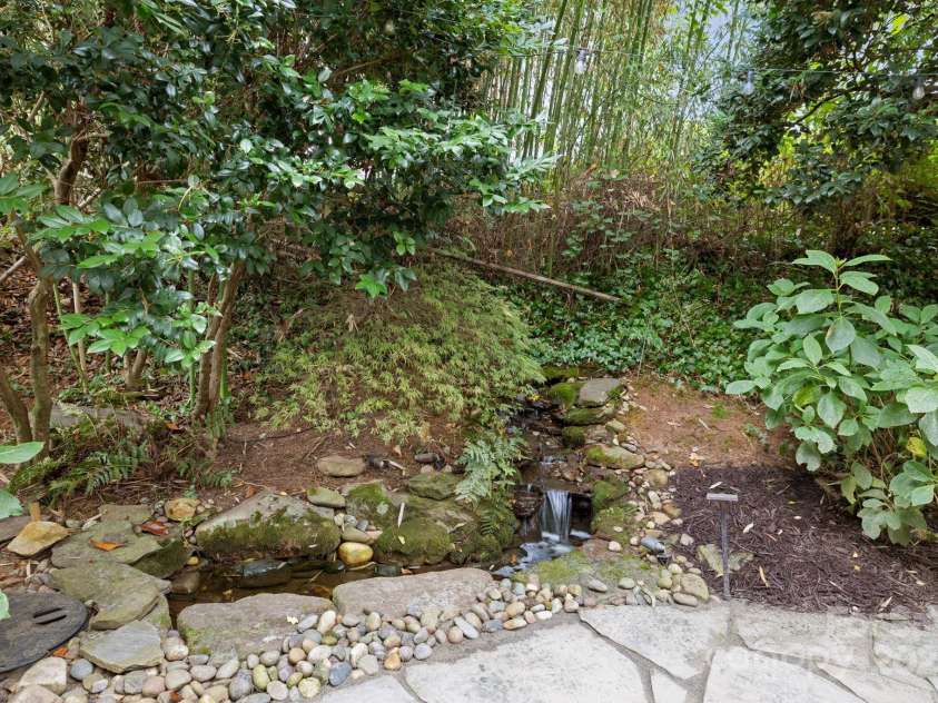 1904 Dearmon Drive, Charlotte, NC 28205.  MLS# CAR4267872, YatesRealty ID 30908. 