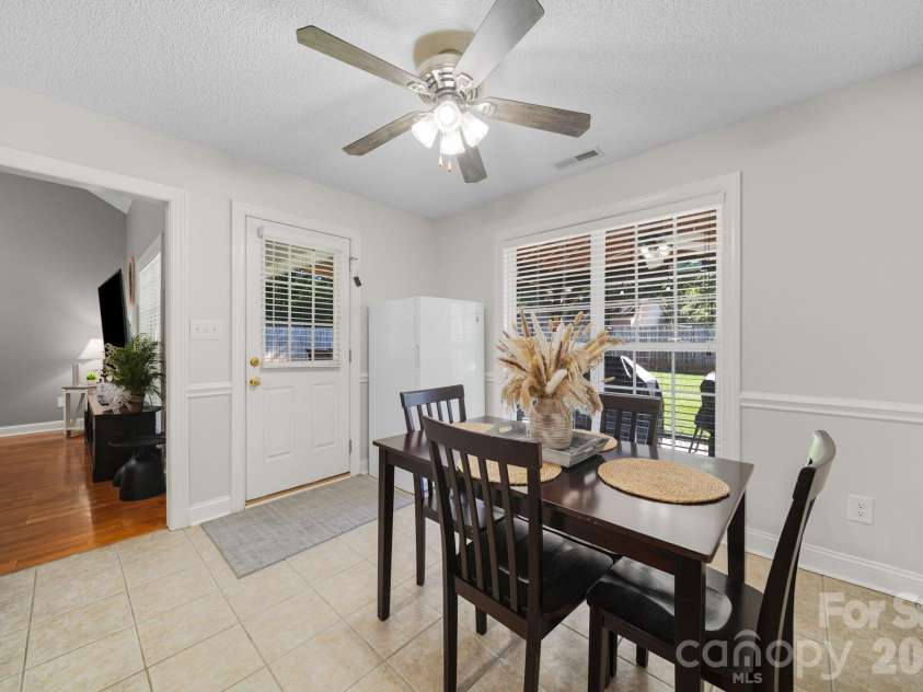 3804 Secrest Shortcut Road, Monroe, NC 28110.  MLS# CAR4390546, YatesRealty ID 30908. Breakfast Nook