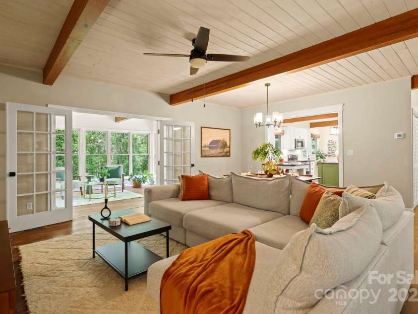 874 Cherokee Place, Lenoir, NC 28645.  MLS# CAR4288568, YatesRealty ID 30909. 