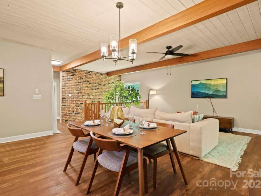 874 Cherokee Place, Lenoir, NC 28645.  MLS# CAR4288568, YatesRealty ID 30909. 