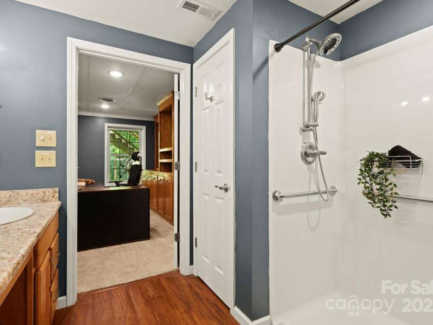 874 Cherokee Place, Lenoir, NC 28645.  MLS# CAR4288568, YatesRealty ID 30909. 