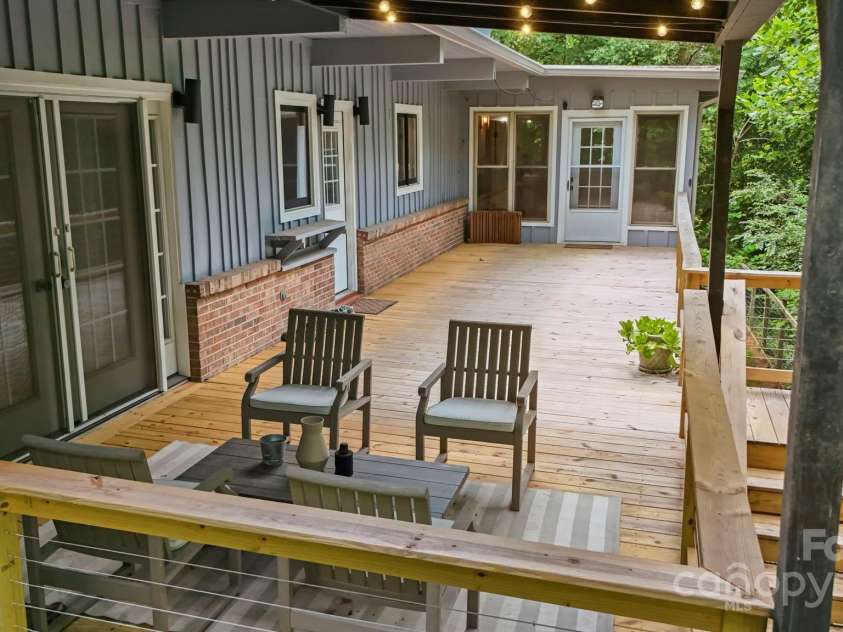 874 Cherokee Place, Lenoir, NC 28645.  MLS# CAR4288568, YatesRealty ID 30909. 