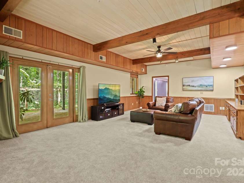 874 Cherokee Place, Lenoir, NC 28645.  MLS# CAR4288568, YatesRealty ID 30909. Den Area