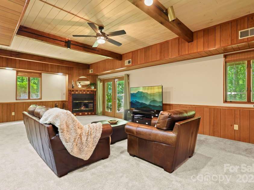 874 Cherokee Place, Lenoir, NC 28645.  MLS# CAR4288568, YatesRealty ID 30909. Den Area