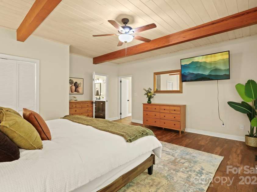 874 Cherokee Place, Lenoir, NC 28645.  MLS# CAR4288568, YatesRealty ID 30909. Primary Bedroom