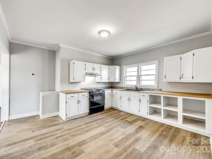 122 Quinn Avenue, Gastonia, NC 28054.  MLS# CAR4214740, YatesRealty ID 3091. 