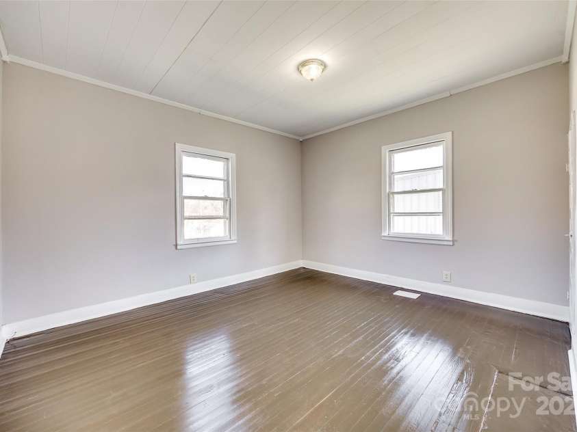 122 Quinn Avenue, Gastonia, NC 28054.  MLS# CAR4214740, YatesRealty ID 3091. 