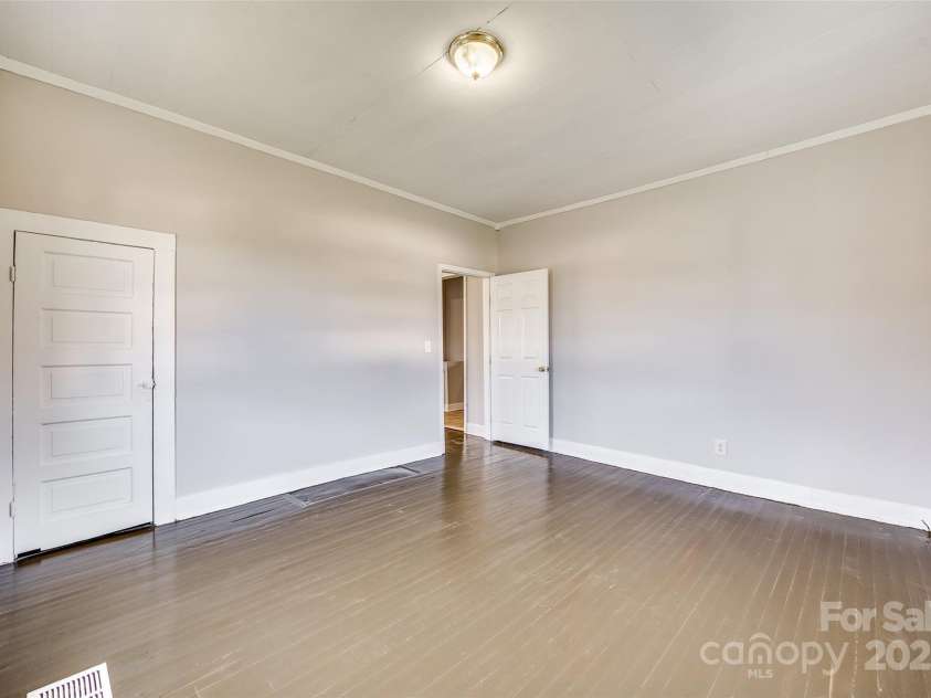 122 Quinn Avenue, Gastonia, NC 28054.  MLS# CAR4214740, YatesRealty ID 3091. 