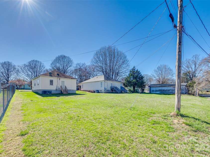122 Quinn Avenue, Gastonia, NC 28054.  MLS# CAR4214740, YatesRealty ID 3091. 