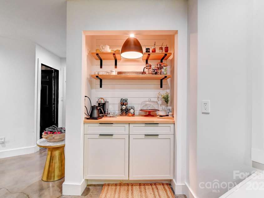 169 Pickens Road, Weaverville, NC 28787.  MLS# CAR4281406, YatesRealty ID 30910. Coffee nook