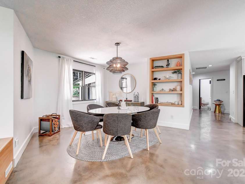 169 Pickens Road, Weaverville, NC 28787.  MLS# CAR4281406, YatesRealty ID 30910. Dining area