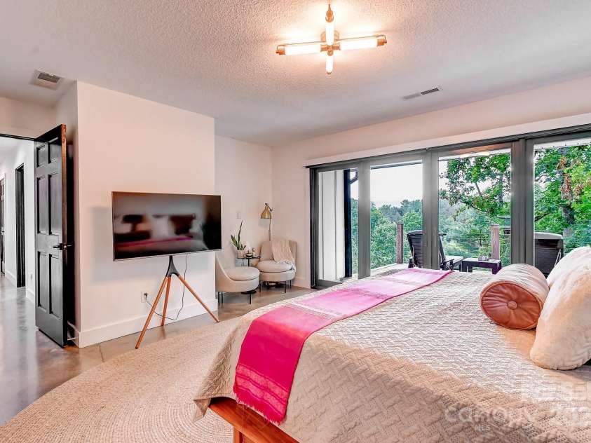 169 Pickens Road, Weaverville, NC 28787.  MLS# CAR4281406, YatesRealty ID 30910. Primary bedroom