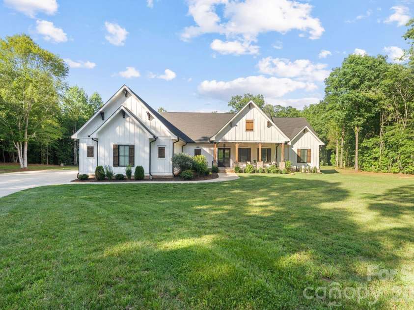 6514 Forney Hill Road, Denver, NC 28037.  MLS# CAR4389096, YatesRealty ID 30911. 