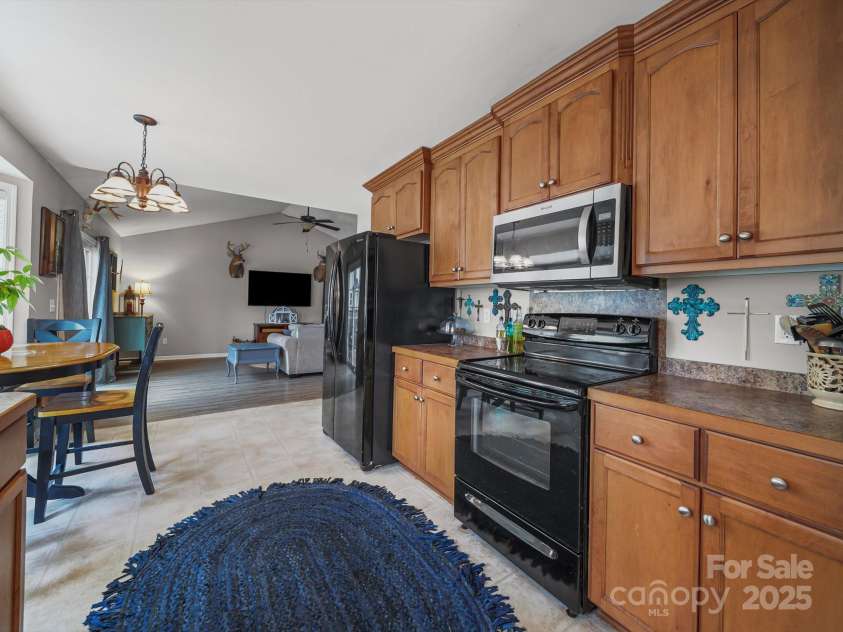 2017 Longhorn Drive, Dallas, NC 28034.  MLS# CAR4283663, YatesRealty ID 30912. 
