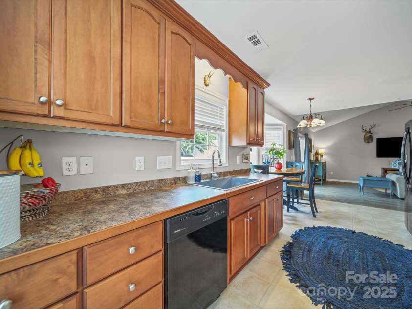 2017 Longhorn Drive, Dallas, NC 28034.  MLS# CAR4283663, YatesRealty ID 30912. 