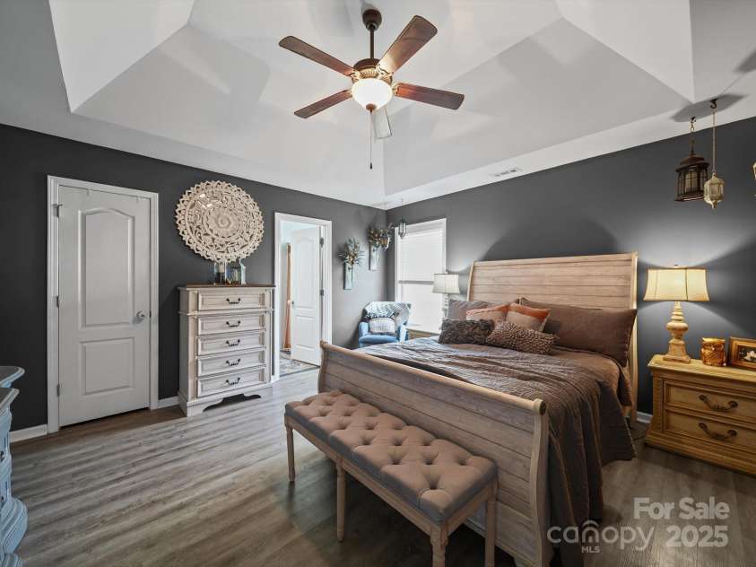 2017 Longhorn Drive, Dallas, NC 28034.  MLS# CAR4283663, YatesRealty ID 30912. 