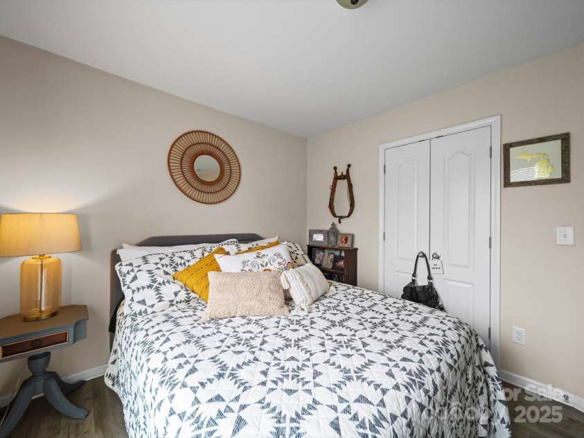 2017 Longhorn Drive, Dallas, NC 28034.  MLS# CAR4283663, YatesRealty ID 30912. 