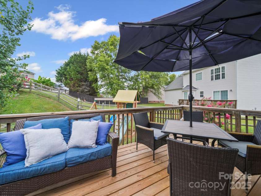 2017 Longhorn Drive, Dallas, NC 28034.  MLS# CAR4283663, YatesRealty ID 30912. 
