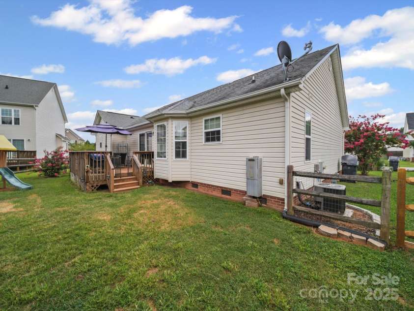 2017 Longhorn Drive, Dallas, NC 28034.  MLS# CAR4283663, YatesRealty ID 30912. 