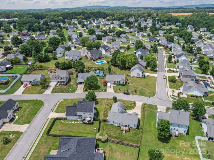 2017 Longhorn Drive, Dallas, NC 28034.  MLS# CAR4283663, YatesRealty ID 30912. 