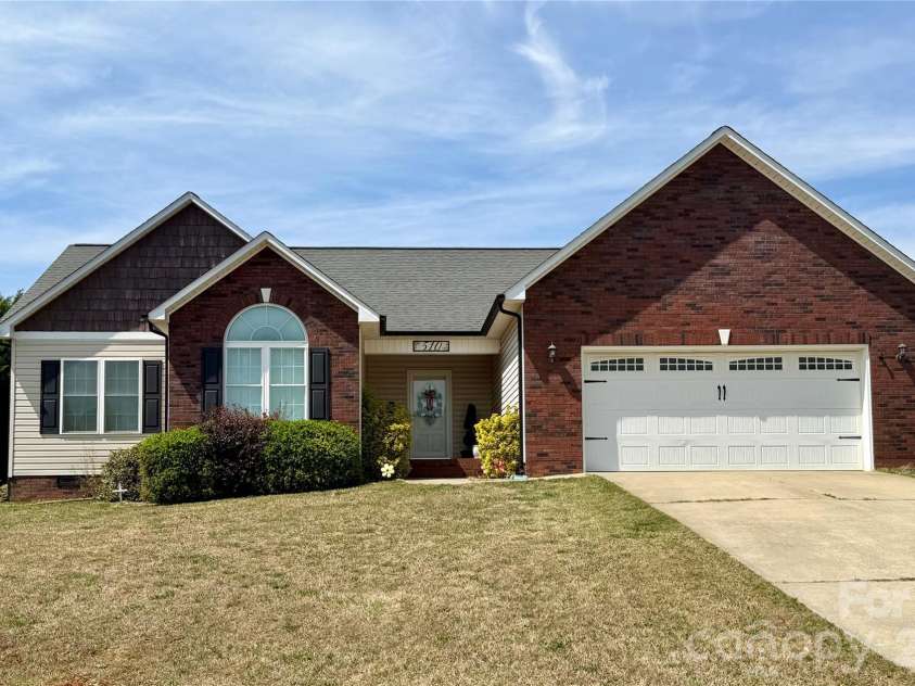 510 Carpenter Street, Maiden, NC 28650.  MLS# CAR4364335, YatesRealty ID 30912. 