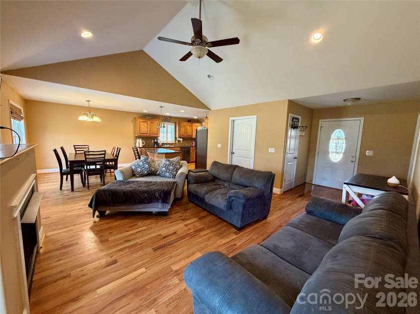 510 Carpenter Street, Maiden, NC 28650.  MLS# CAR4364335, YatesRealty ID 30912. 