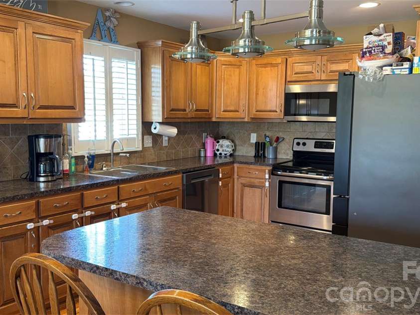 510 Carpenter Street, Maiden, NC 28650.  MLS# CAR4364335, YatesRealty ID 30912. 