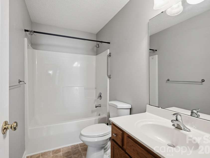 2244 Wexford Way, Statesville, NC 28625.  MLS# CAR4389393, YatesRealty ID 30913. 