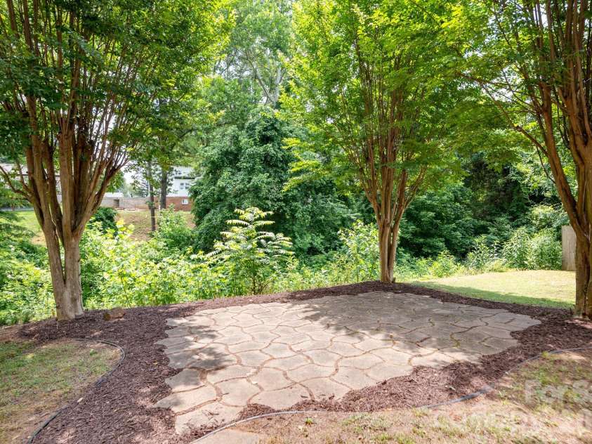 2244 Wexford Way, Statesville, NC 28625.  MLS# CAR4389393, YatesRealty ID 30913. 