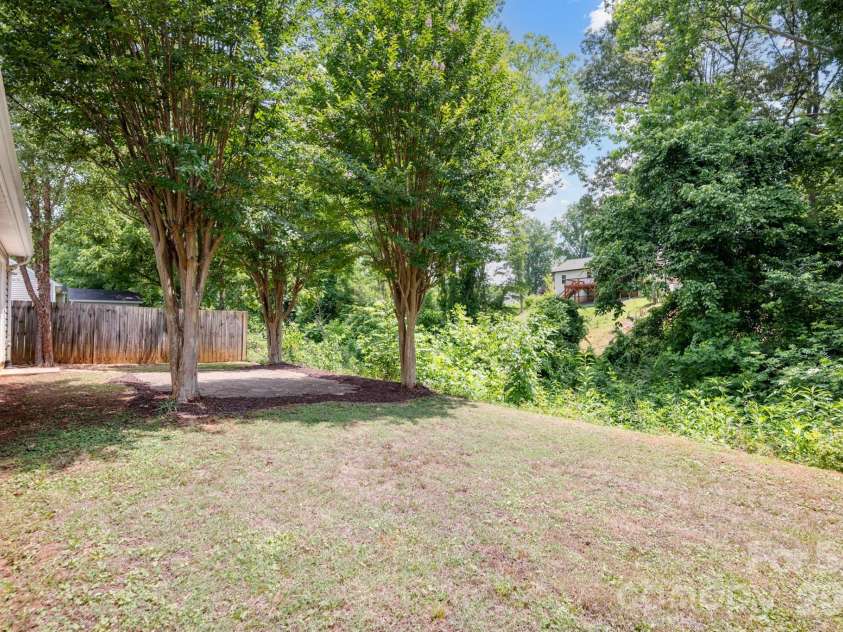 2244 Wexford Way, Statesville, NC 28625.  MLS# CAR4389393, YatesRealty ID 30913. 