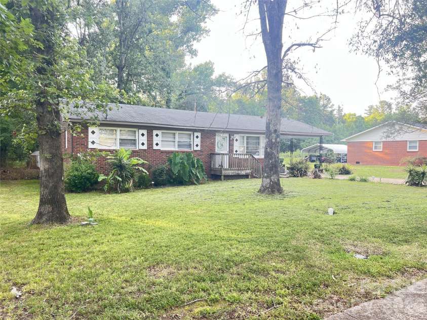 1174 Stanley Drive, Rock Hill, SC 29730.  MLS# CAR4393919, YatesRealty ID 30915. 