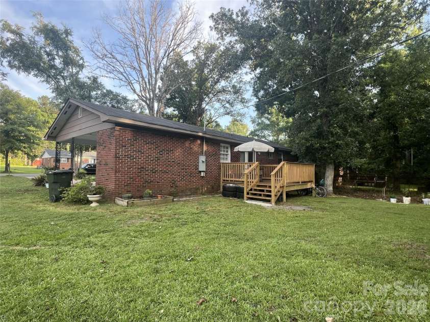 1174 Stanley Drive, Rock Hill, SC 29730.  MLS# CAR4393919, YatesRealty ID 30915. 