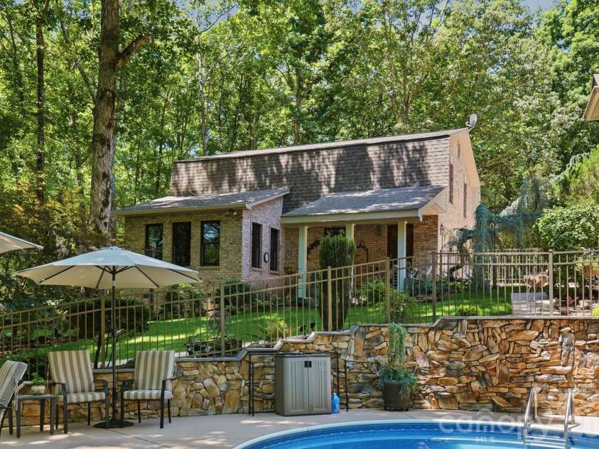 17532 Efird Road, Albemarle, NC 28001.  MLS# CAR4388386, YatesRealty ID 30916. 