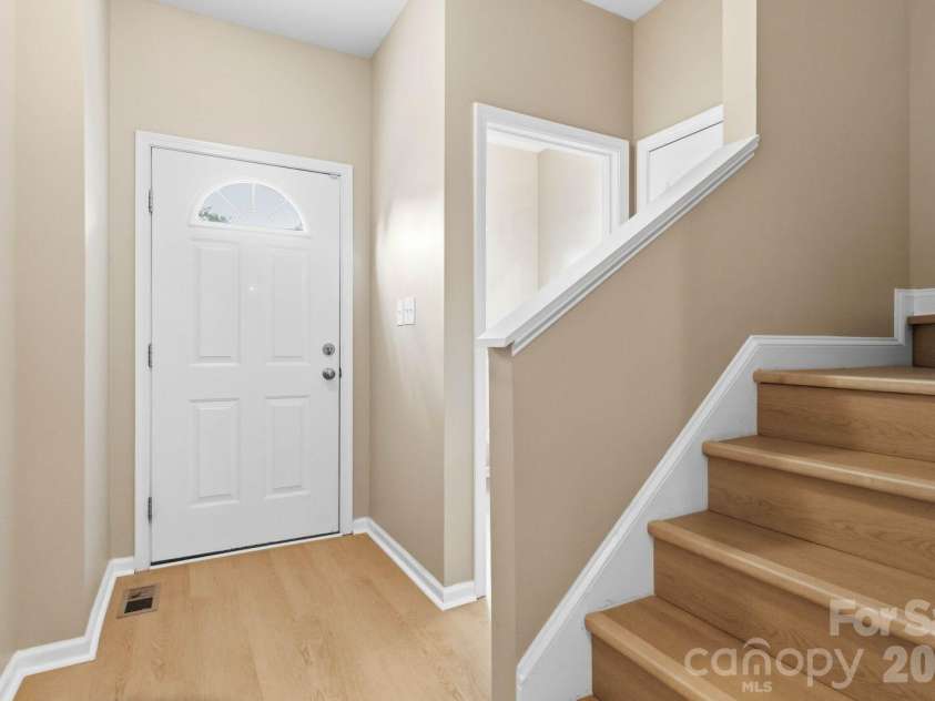 143 High Bluff Circle, Mooresville, NC 28115.  MLS# CAR4391927, YatesRealty ID 30918. Entry