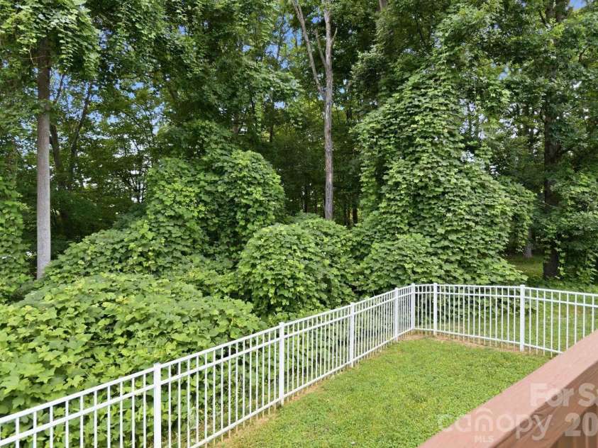143 High Bluff Circle, Mooresville, NC 28115.  MLS# CAR4391927, YatesRealty ID 30918. Fenced Back Yard