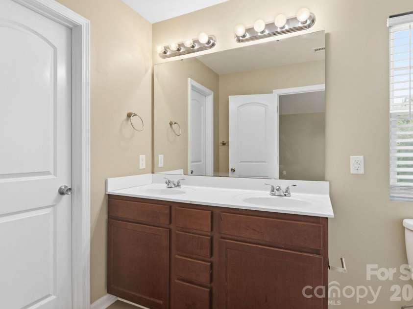 143 High Bluff Circle, Mooresville, NC 28115.  MLS# CAR4391927, YatesRealty ID 30918. Primary Bath with Double Vanity