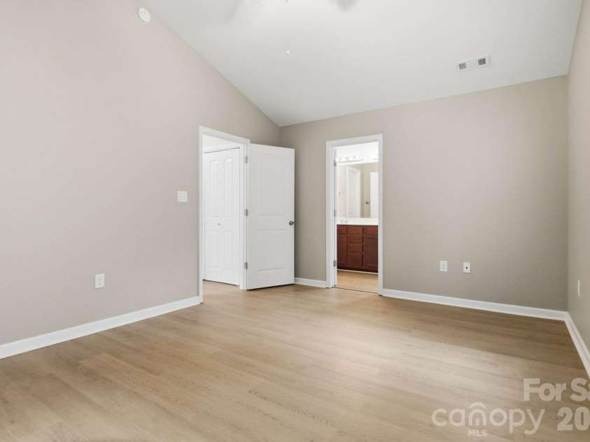 143 High Bluff Circle, Mooresville, NC 28115.  MLS# CAR4391927, YatesRealty ID 30918. Primary Suite
