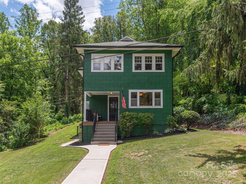 50 Skyland Terrace, Canton, NC 28716.  MLS# CAR4274461, YatesRealty ID 30918. 